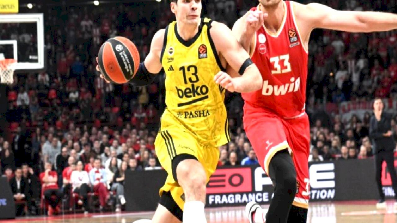 Olympiakos-Fenerbahçe maçı aşırı yağış nedeniyle ertelendi