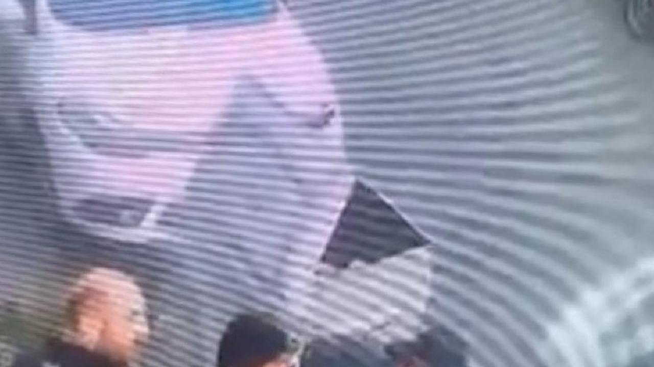 Pendik’te İSKİ çalışanı, kestiği boruyu tamir etmeye geri döndü