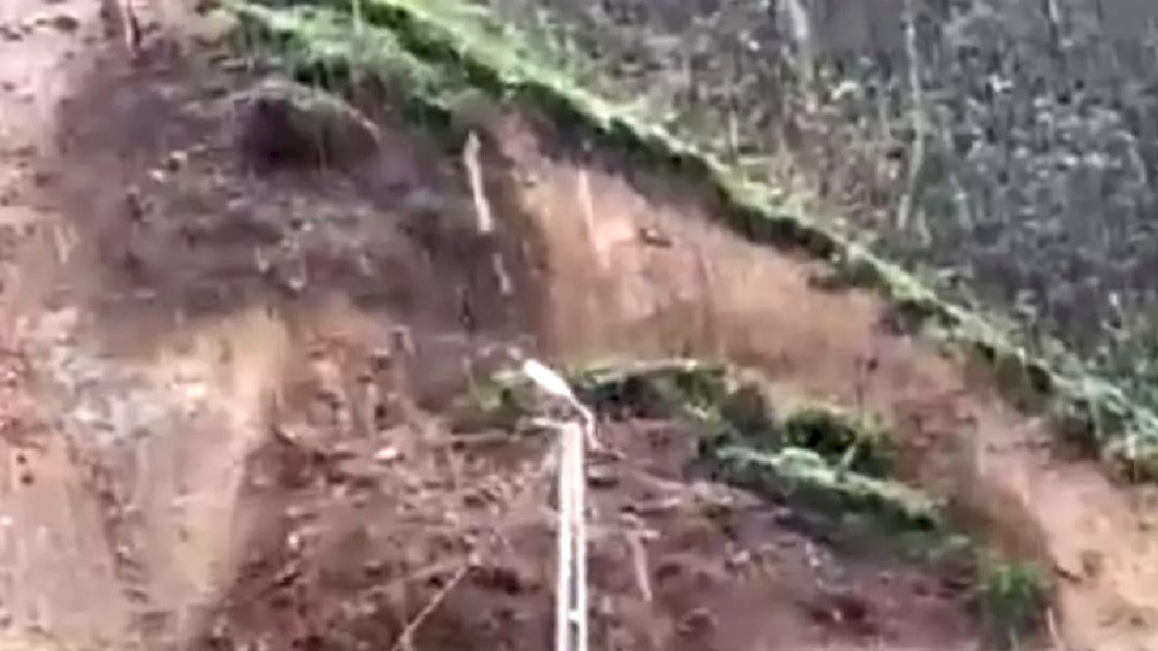 Rize'de Çay Bahçesinde Heyelan Anı Kamerada