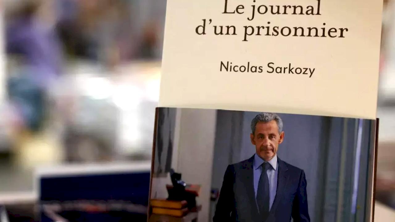 Sarkozy&#039;nin Hapisteki Günlükleri Kitaplaştı