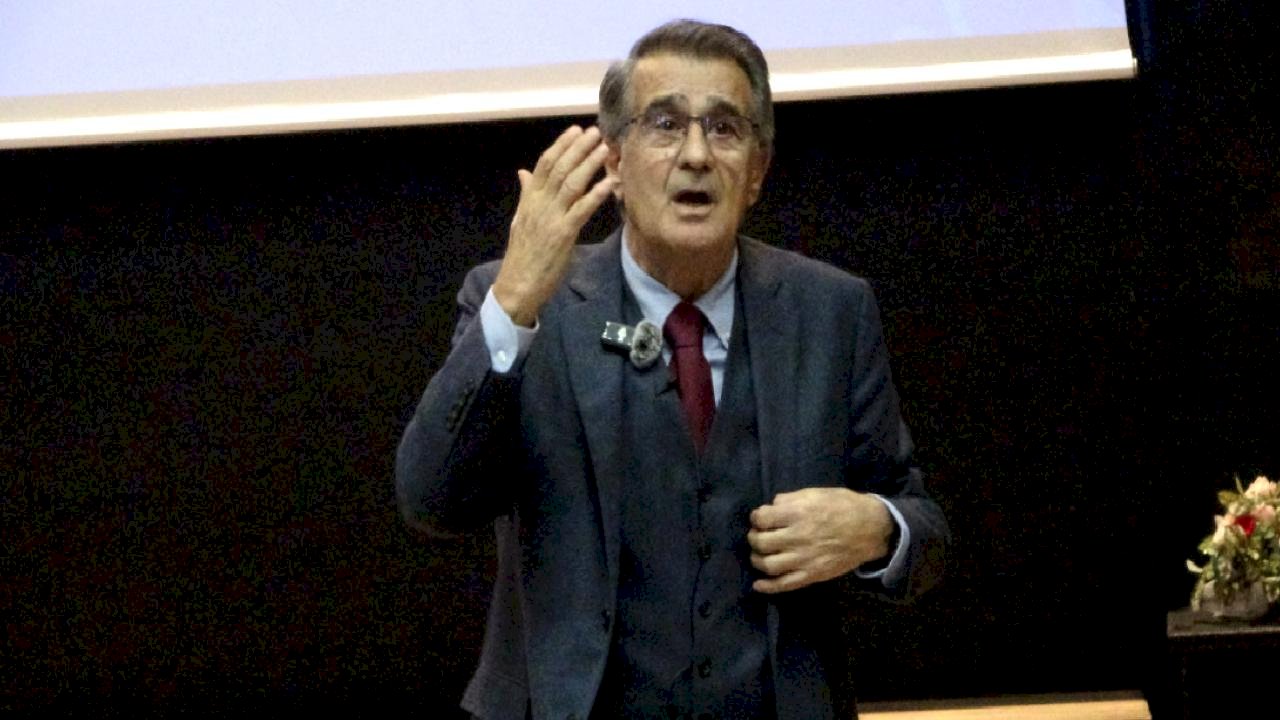 Şenol Güneş: Yurt dışından iki teklif vardı, kabul etmedim