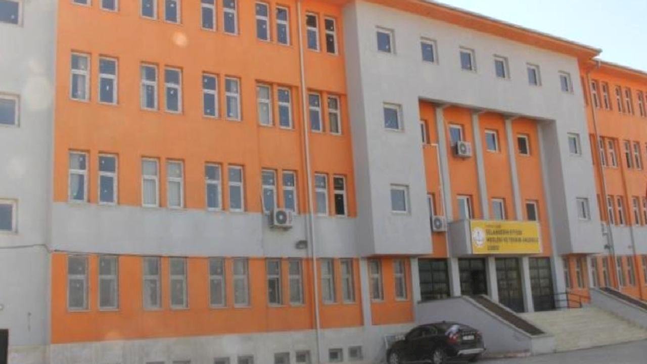Şırnak'ta lisede taciz iddiası: Öğretmen gözaltına alındı