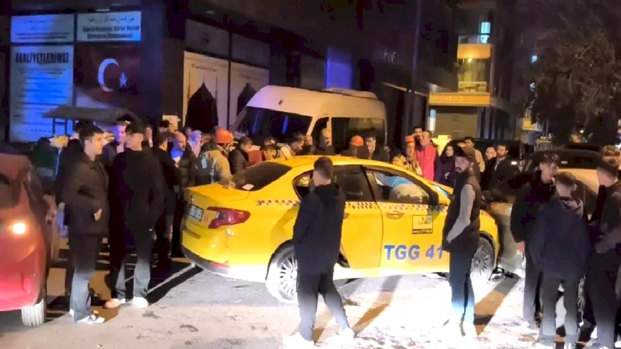 Sultangazi'de Trafik Kazası: 2 Yaralı