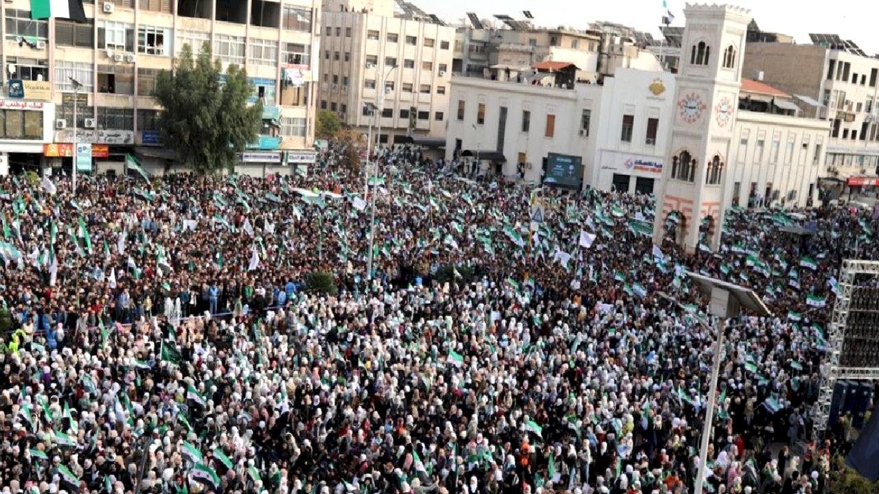 Suriye, Baas rejiminin devrilmesinin birinci yıl dönümünü kutluyor