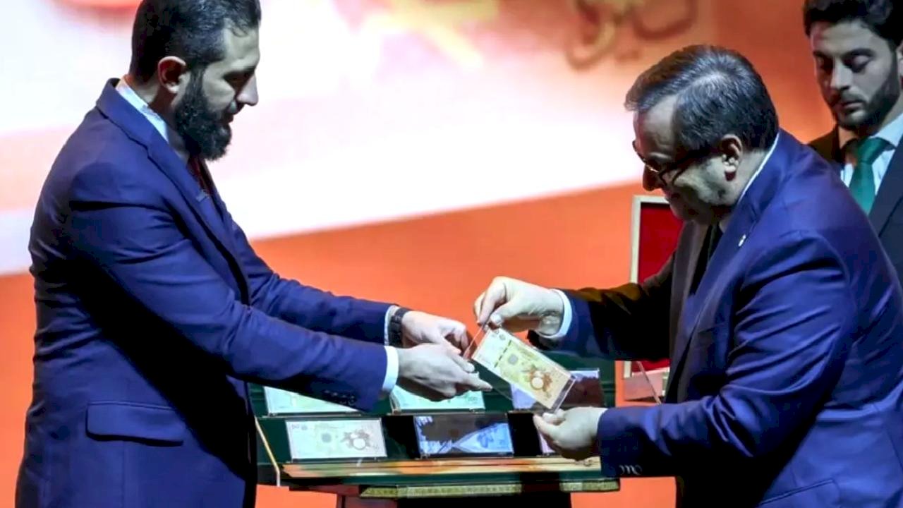 Suriye yeni banknotlarını tanıttı: İki sıfır atıldı, üretime vurgu yapıldı
