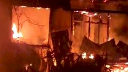 Edirne’de ahır yangını: Alevler 3 evi küle çevirdi