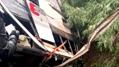 Endonezya'da Otobüs Kazası: 16 Ölü