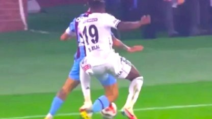 Eski hakemler yılın son derbisinde tartışılan kararları yorumladı