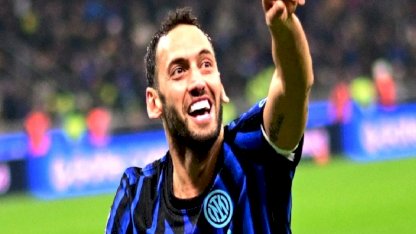 Inter, Hakan Çalhanoğlu ile sözleşme uzatmak istiyor