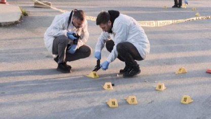 İstanbul'da otobüs durağında bir kız öğrenciye silahlı saldırı