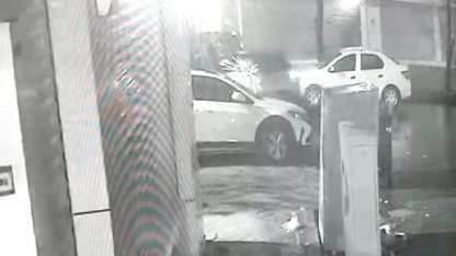 İstanbul'da uzun namlulu silahlarla saldırı: Park halindeki otomobil hedef alındı