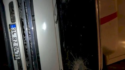 İznik'te Kamyon Devrildi, Şoför Yaralandı