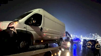 Kocaeli'de Ambulans Minibüsle Çarpıştı