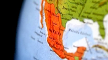 Meksika'da uçak düştü: En az 7 kişi öldü