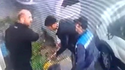 Pendik’te İSKİ çalışanı, kestiği boruyu tamir etmeye geri döndü