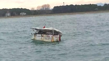 Samsun'da Kontrolsüz Sürüklenen Tekne Kurtarıldı