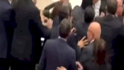 TBMM’de milletvekilleri arasında kavga: Özgür Özel’e kalkan oldular