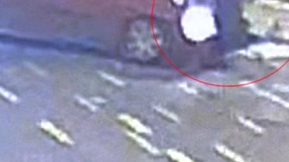 Tekirdağ'da motosiklet sürücüsü çarpıştığı otomobilin üzerinden takla attı