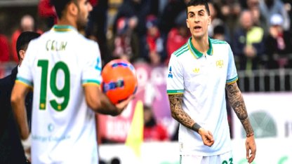 Zeki Çelik kırmızı kart gördü: Roma deplasmanda Cagliari'ye yenildi