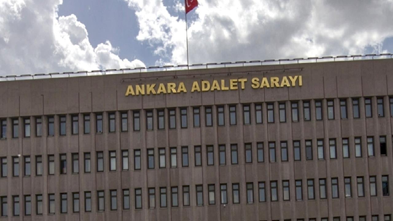 TBMM&#039;de taciz soruşturması: Gözaltına alınan 4 şüpheliden 3&#039;ü tutuklandı