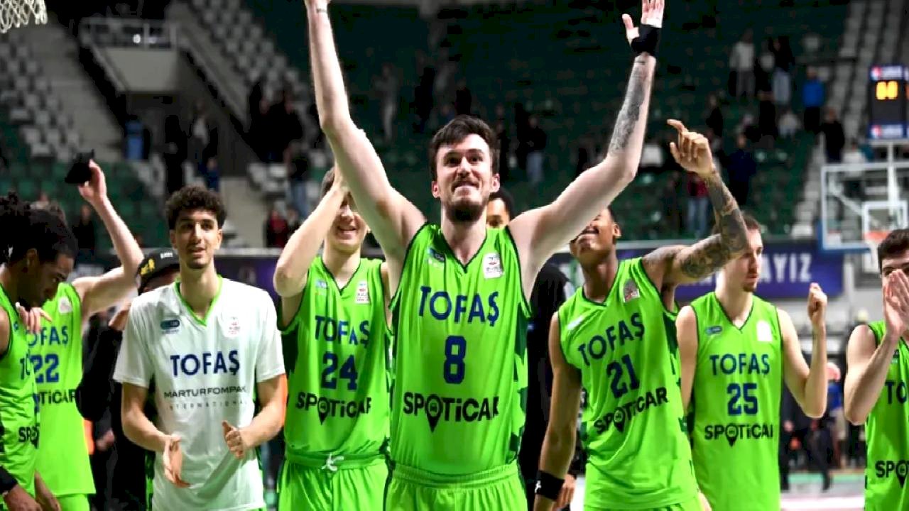 Tofaş Başakşehir'i farklı mağlup etti