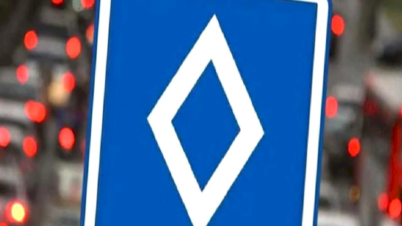 Trafikte yeni levha: Anlamını bilmeyen yandı...