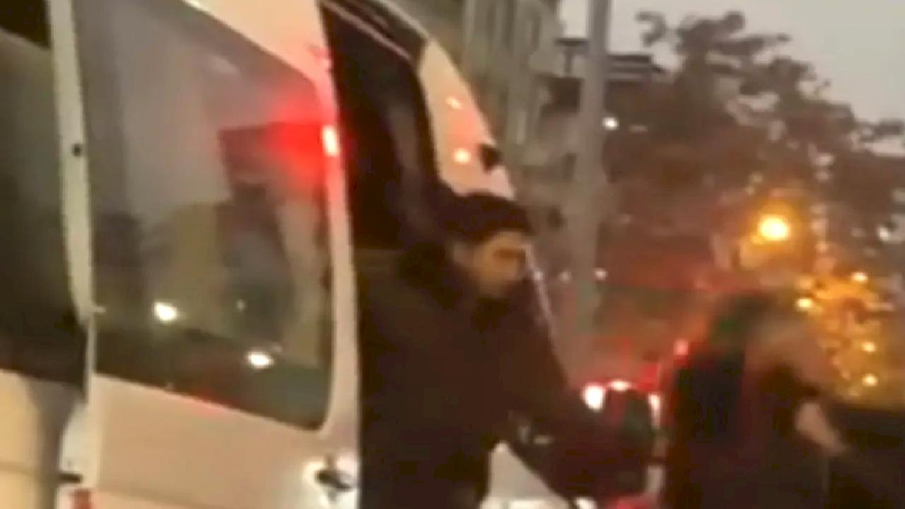 Ümraniye&#039;de Servis Şoförü ile Kağıt Toplayıcı Arasında Kavga