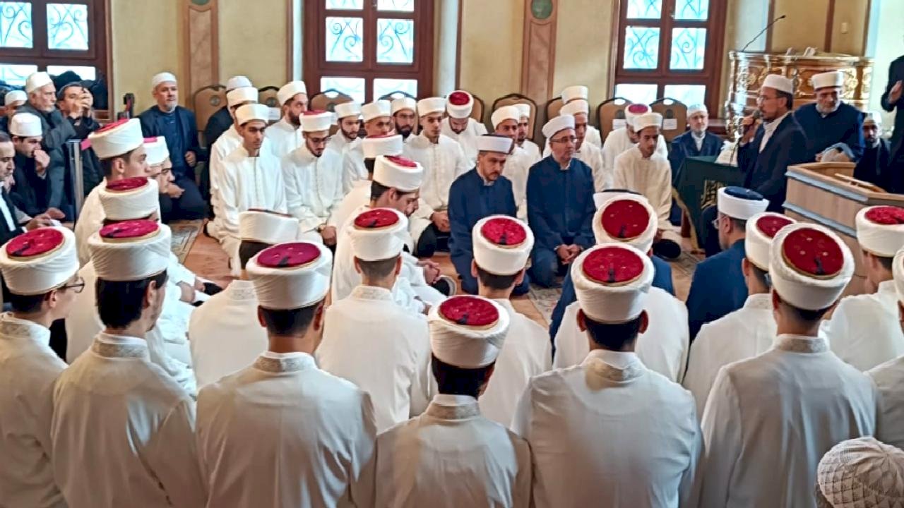 Üsküdar Aziz Mahmud Hüdayi Camii'nde 40 Hafıza icazet verildi