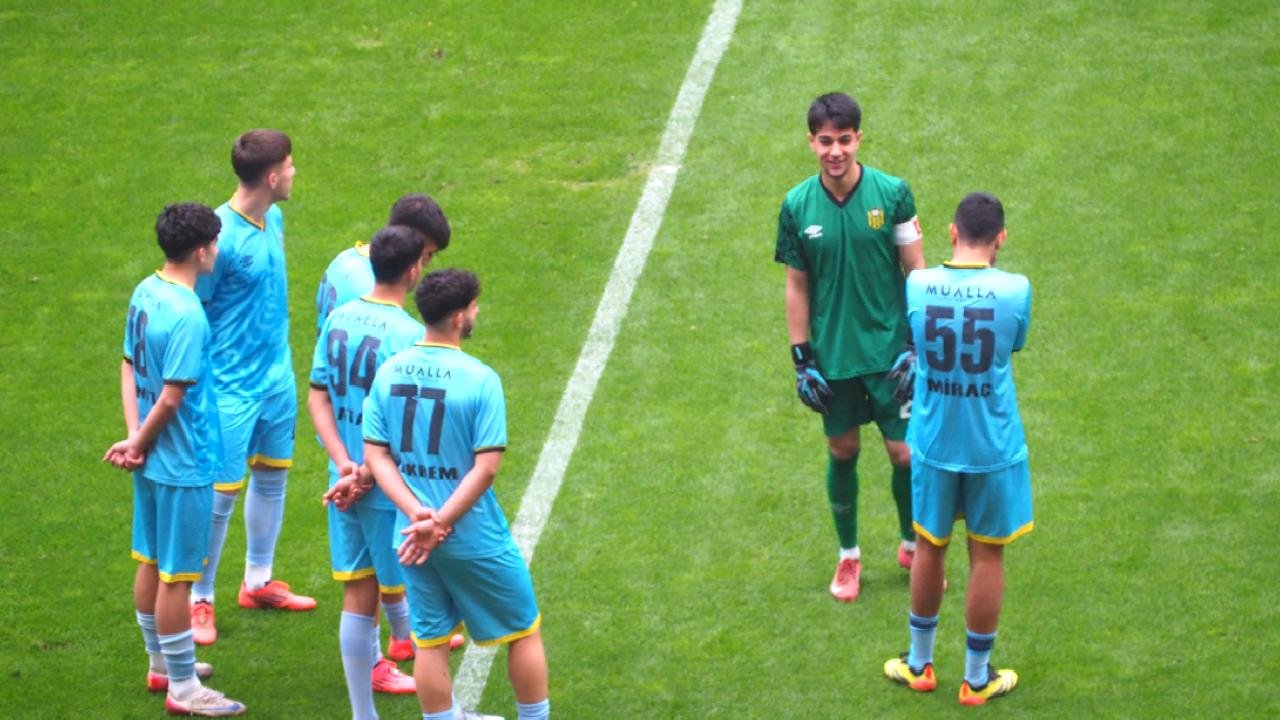 Yeni Malatyaspor sahaya 7 futbolcu ile çıktı, maç oynanmadı