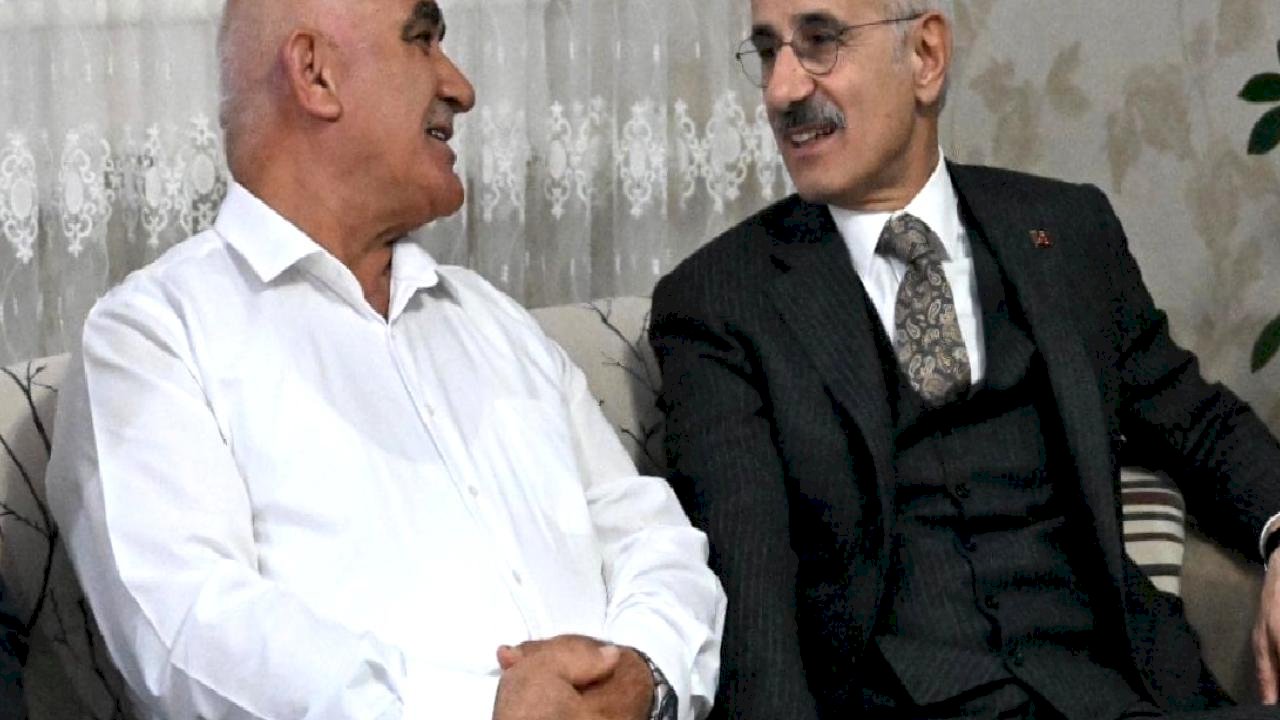 Abdulkadir Uraloğlu, şehit ailesini ziyaret etti