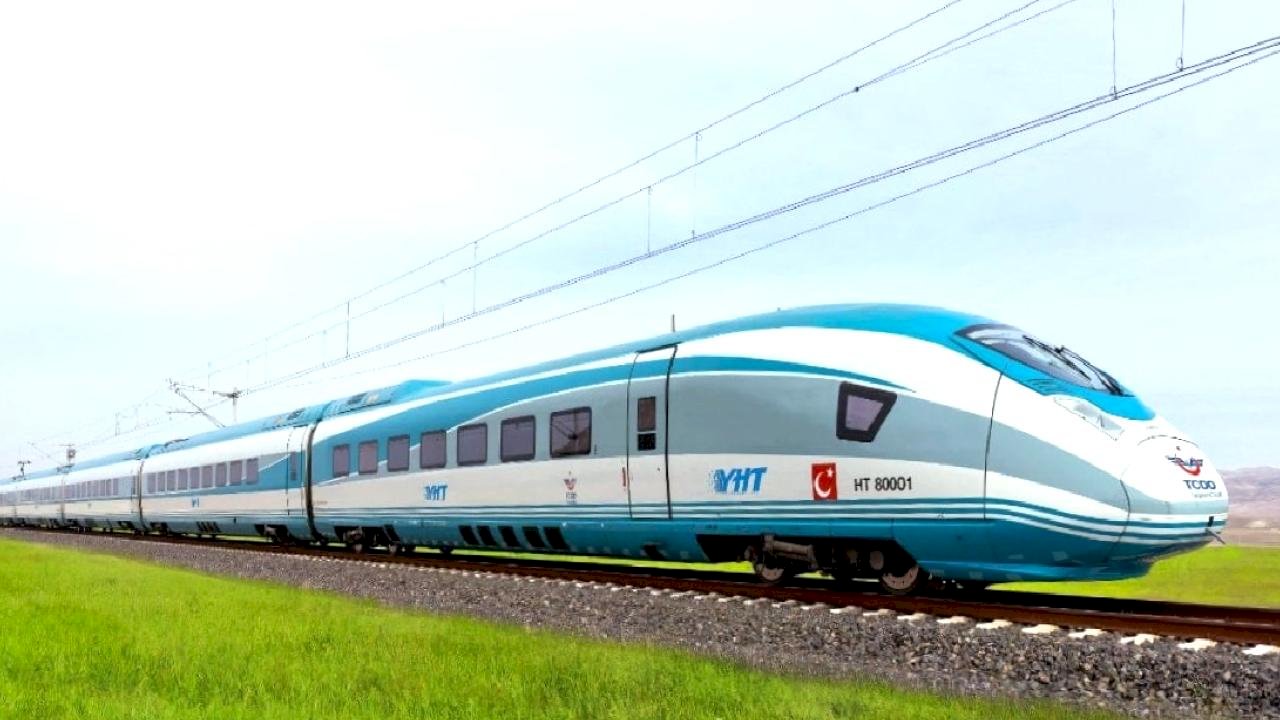 Abdulkadir Uraloğlu'ndan 'demiryolları' paylaşımı: Türkiye nüfusunun üç katı yolcu taşındı