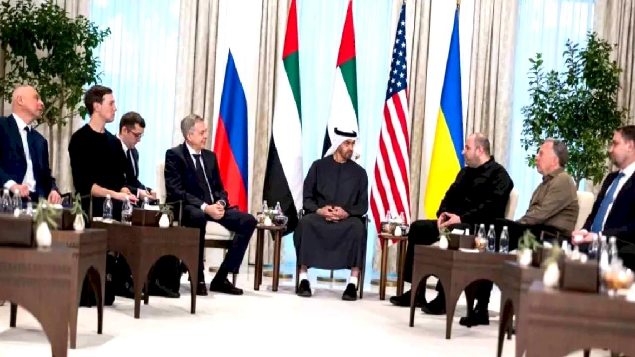 Abu Dabi'de Rusya-Ukrayna-ABD Müzakereleri Başladı