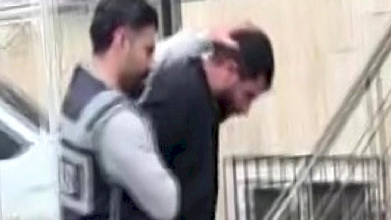 Adana'da boşanma aşamasındaki eşinin evine saldıran şahıs tutuklandı