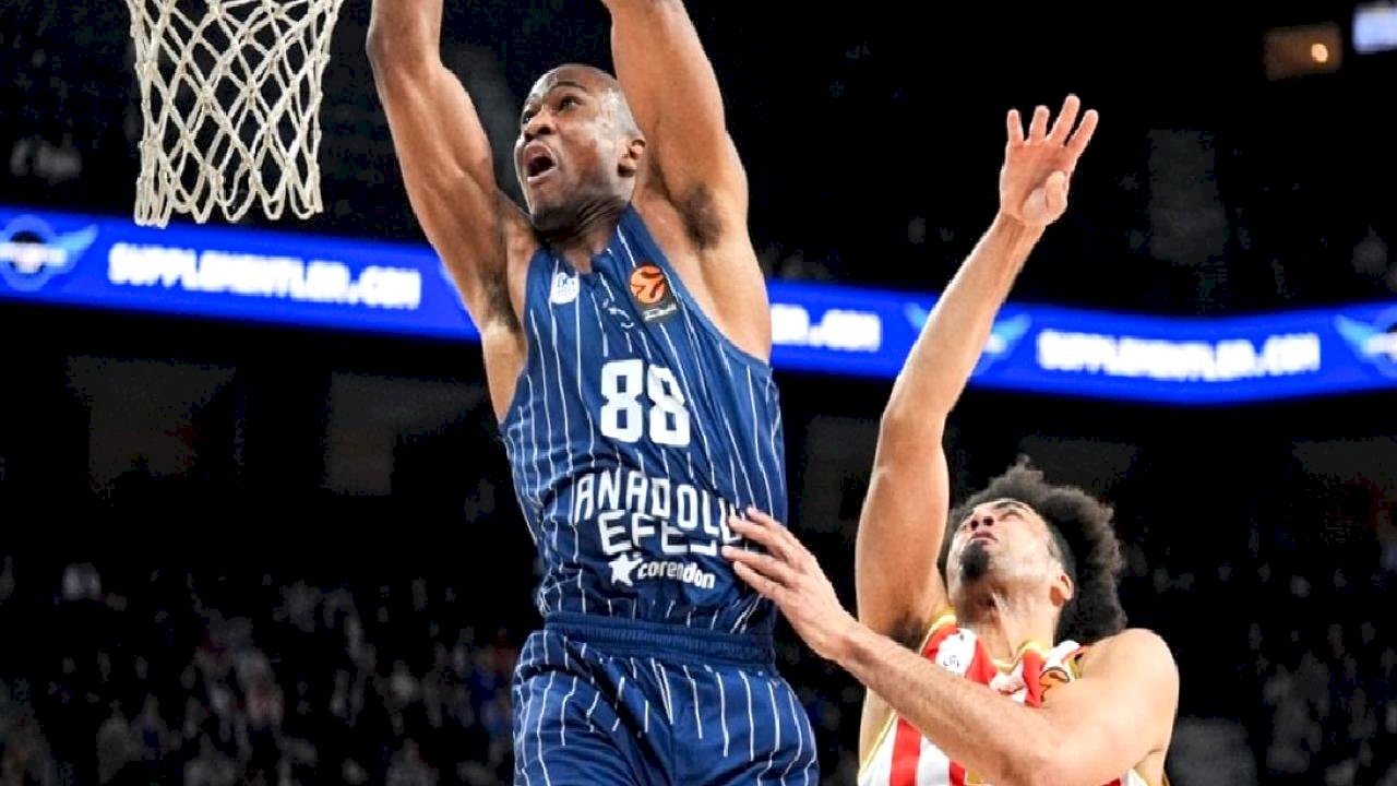 Anadolu Efes evinde Kızılyıldız'a yenildi