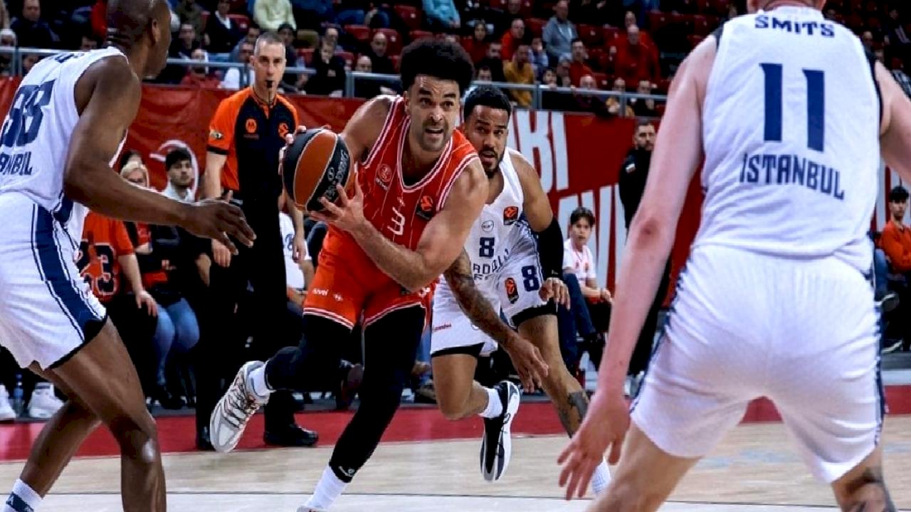 Anadolu Efes, Hapoel Tel Aviv'e kaybetti