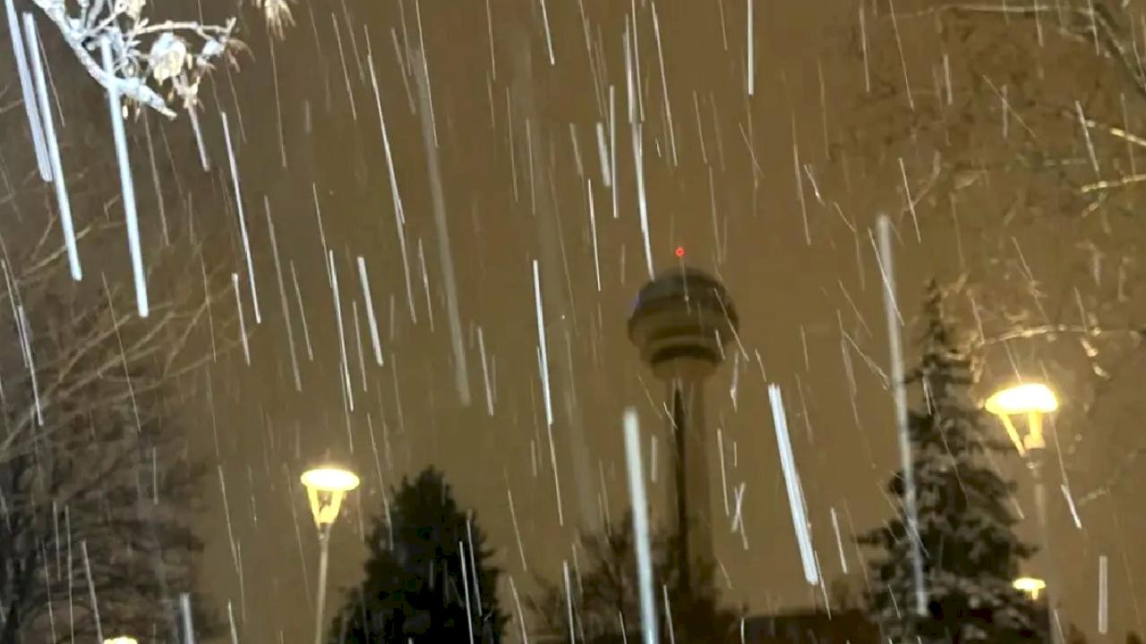 Ankara Beyaza Büründü