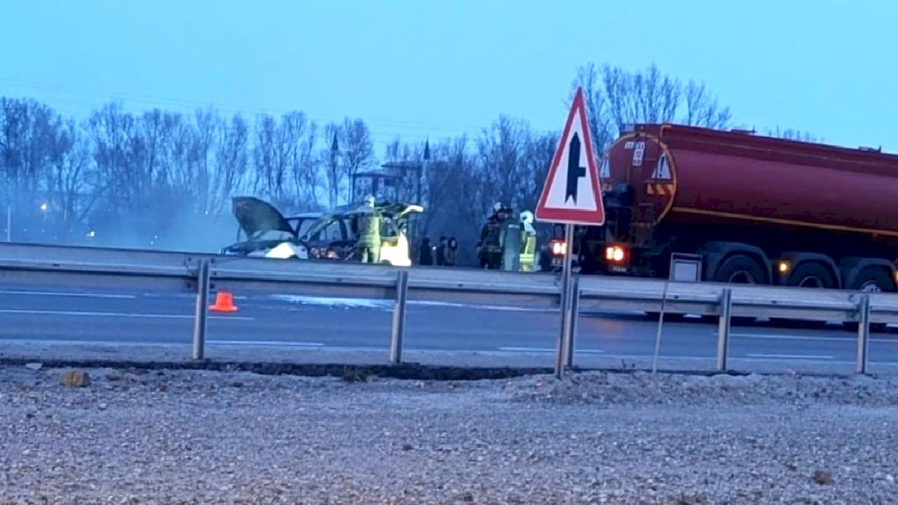 Ankara'da seyir halindeki araçta yangın