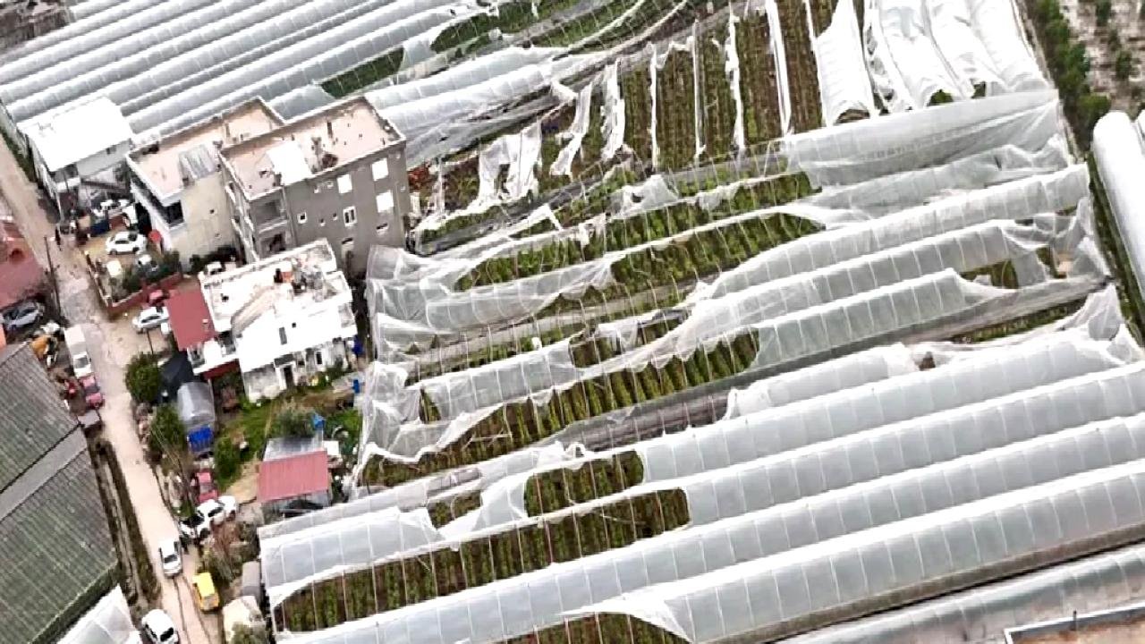 Antalya Büyükşehir Belediyesi afetin izlerini silmek için sahada