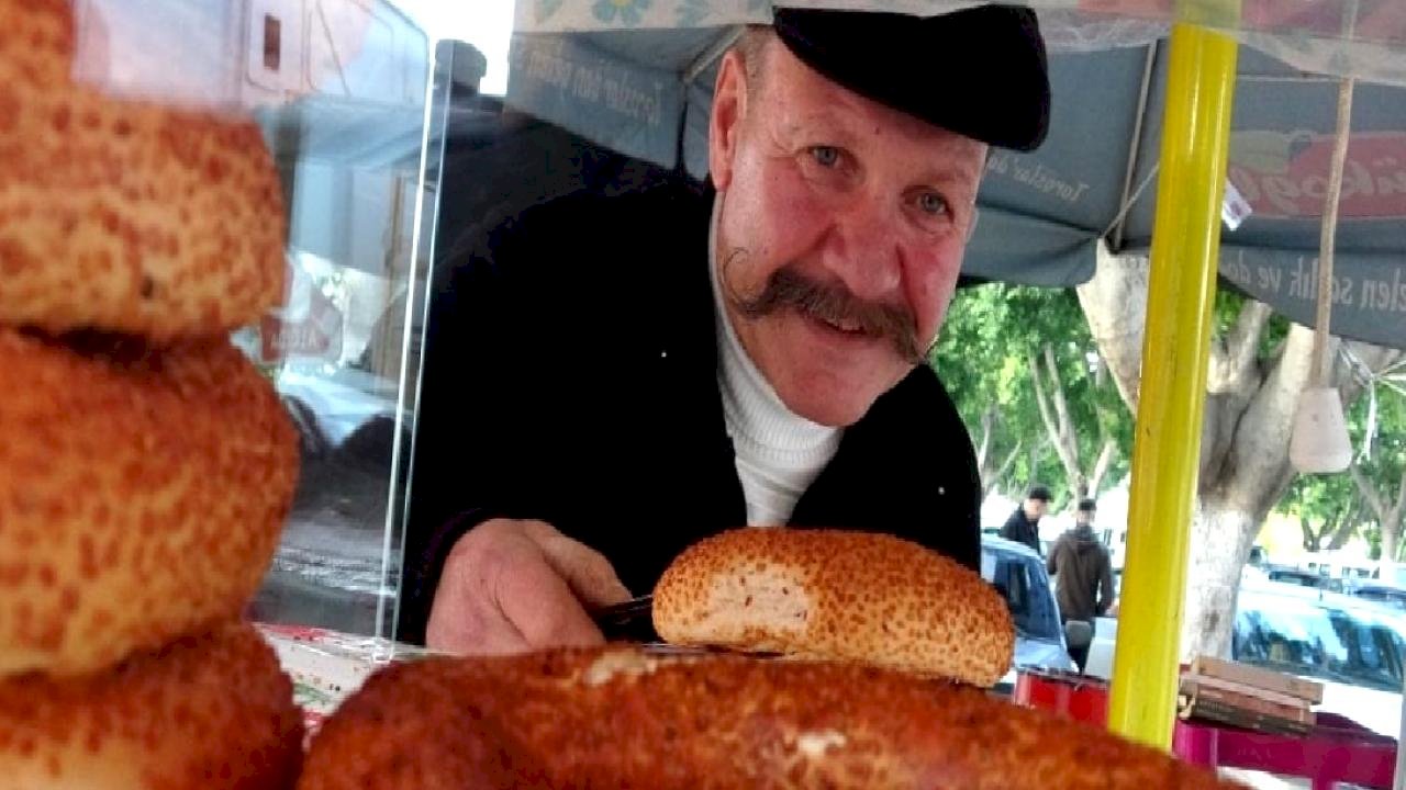 Antalya'da Yeşilçam’ın ünlü oyuncusu simitçi oldu