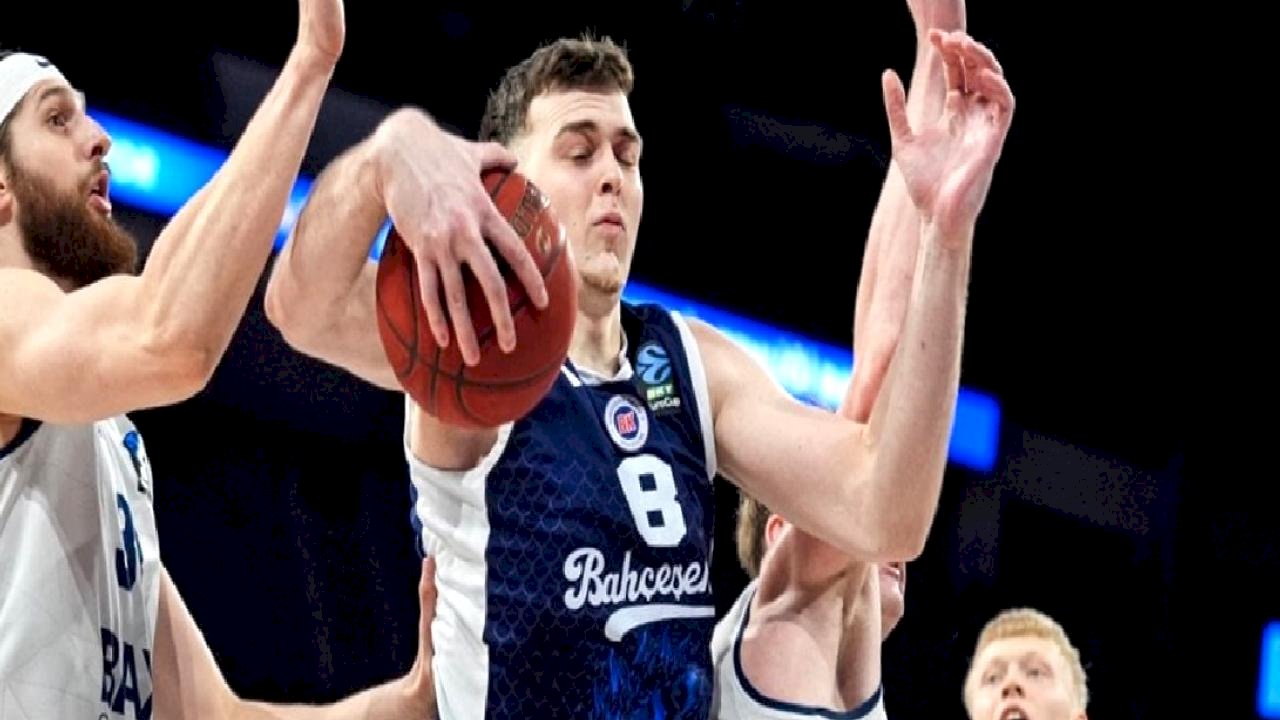 Bahçeşehir Koleji, BAXI Manresa'ya mağlup oldu