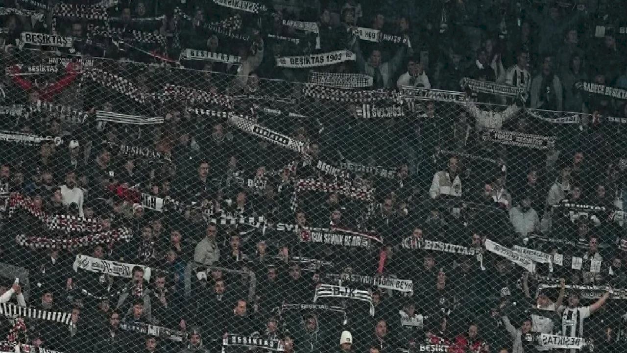 Beşiktaş taraftarından yönetime protesto!