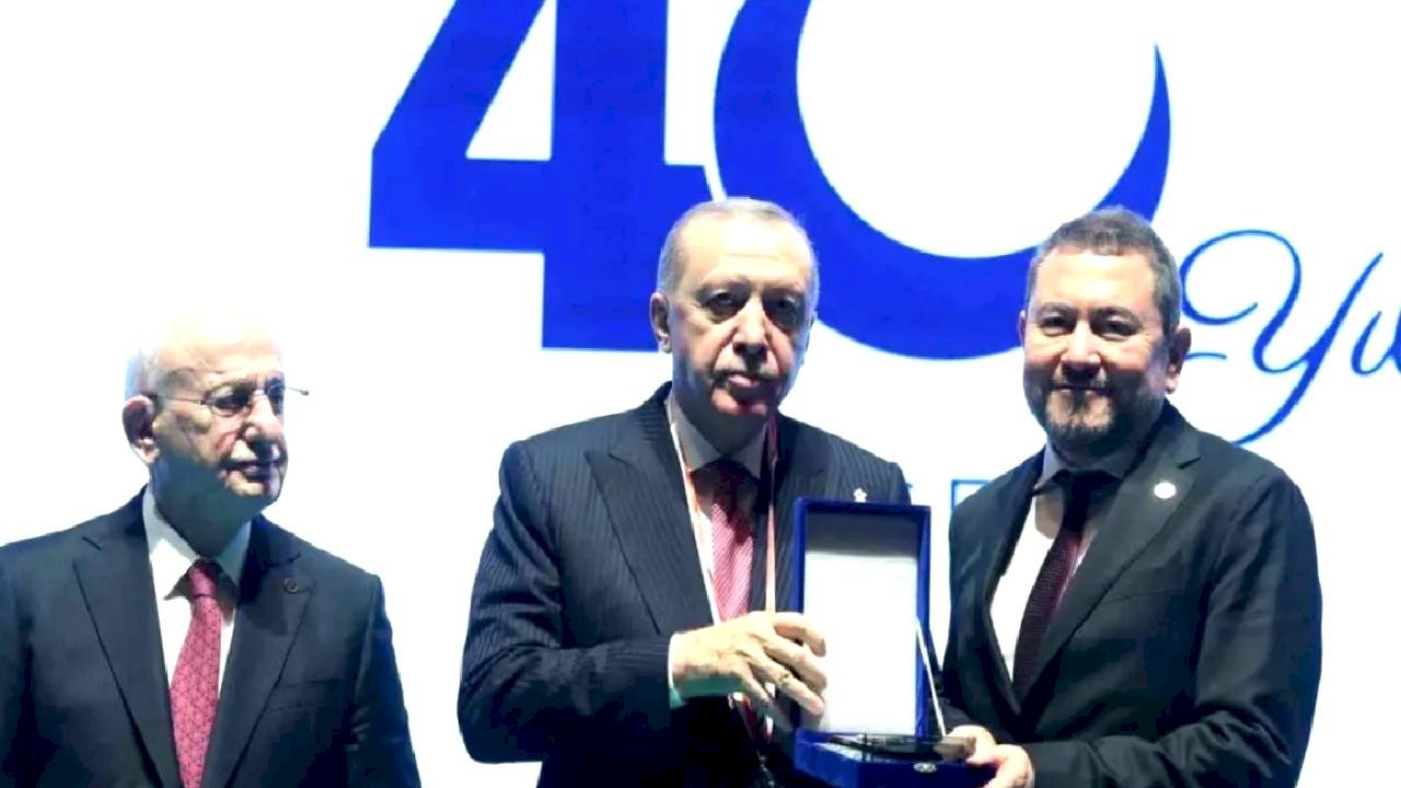 Birlik Vakfı’na 40. Yıl Plaketi