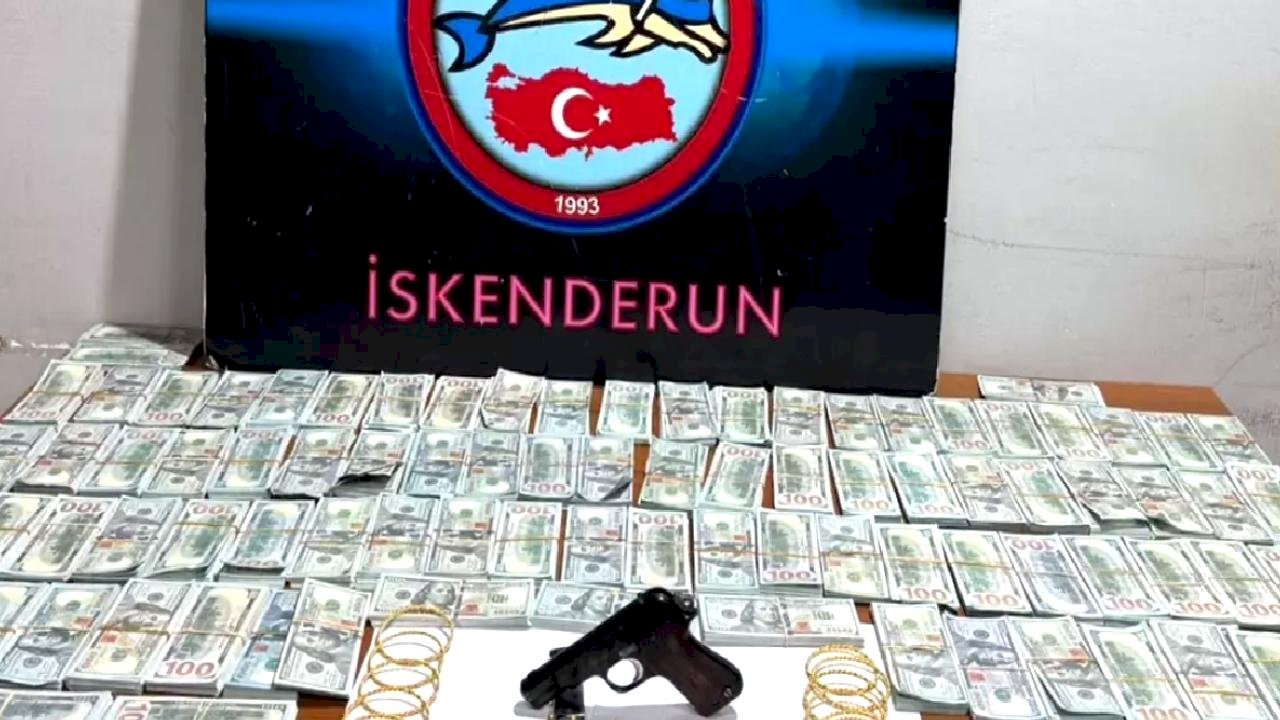 Bu paraların hepsi bir araçtan çıktı, polis hemen el koydu
