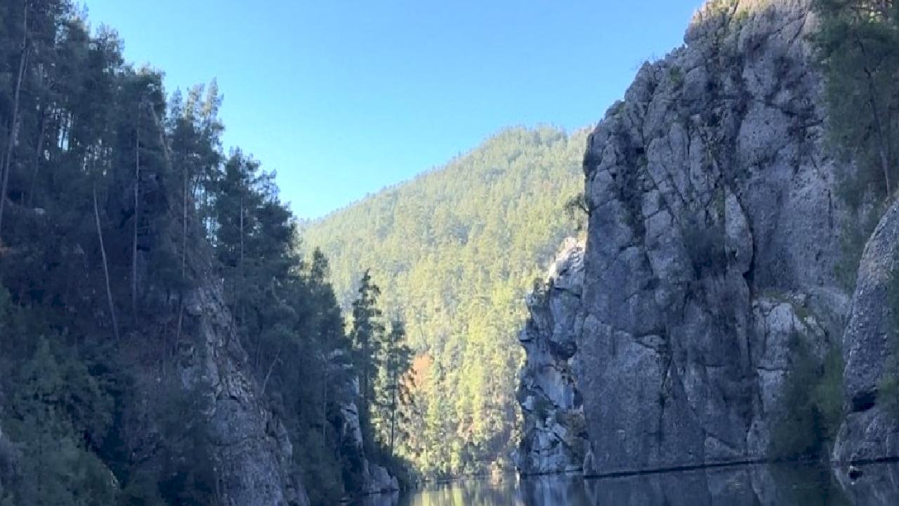 Burdur'da sığla ormanını büyüleyici doğası, tekne turlarıyla görülüyor