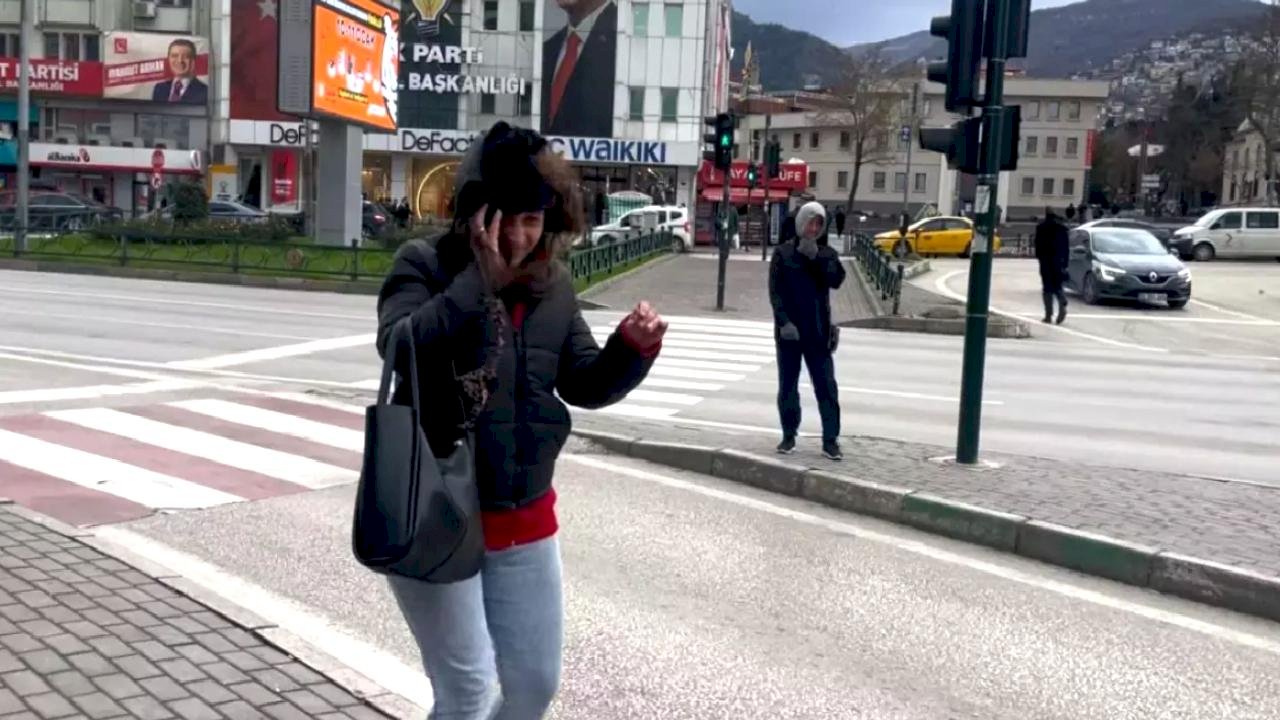 Bursa'da Fırtına Hayatı Felç Etti