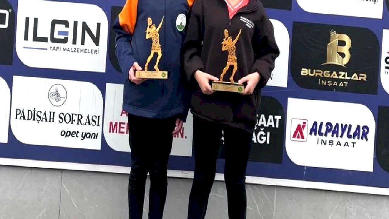 Bursa'da Osmangazi Belediyespor’dan çifte şampiyonluk