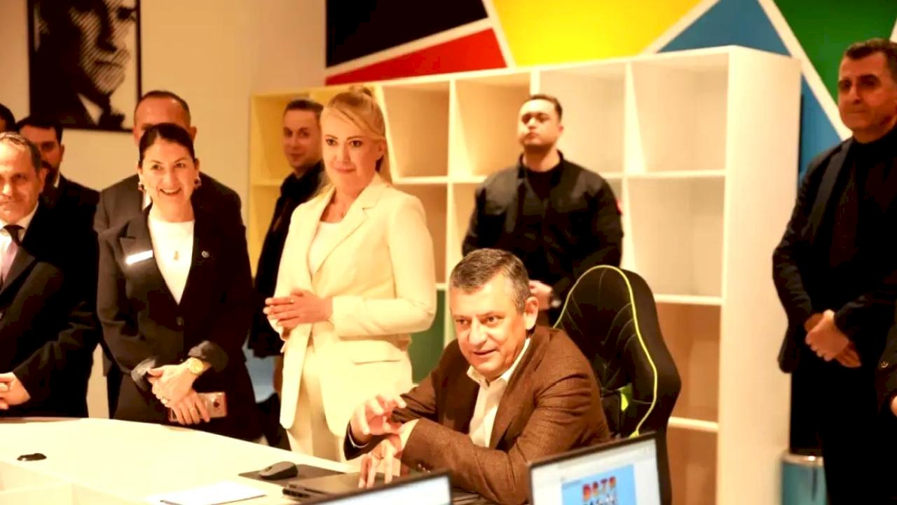 CHP Genel Başkanı Özgür Özel'den Başkan Doğana övgü dolu sözler