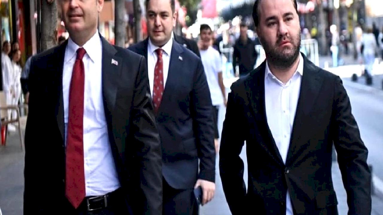 CHP'li Ahmet Akın'ın sağ kolu gözaltına alındı