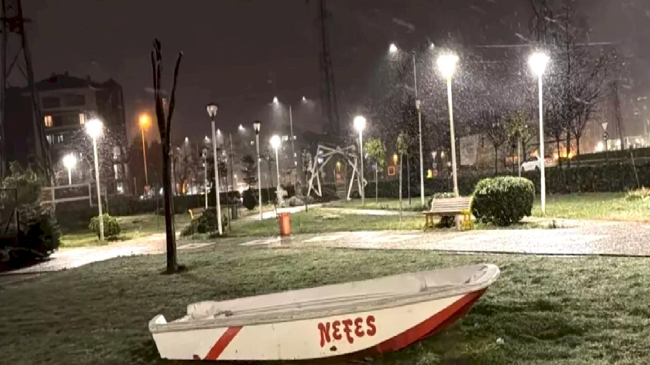 Çorlu'da Kar Yağışı Başladı