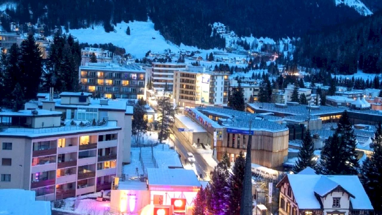 Davos'ta yangın ihbarı: Bölge tahliye edildi